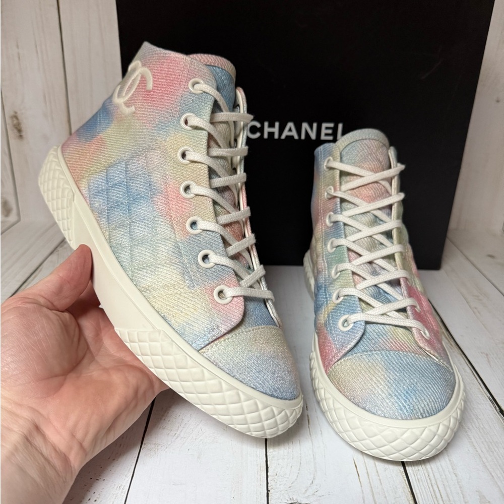 CHANEL Printed Fabric Quilted High Top Sneakers Green/Pink/Blue/White Sz 39 / 9 - Picture 6 of 13